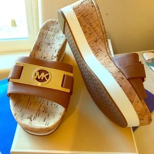 Michael Kors wedge size 7###